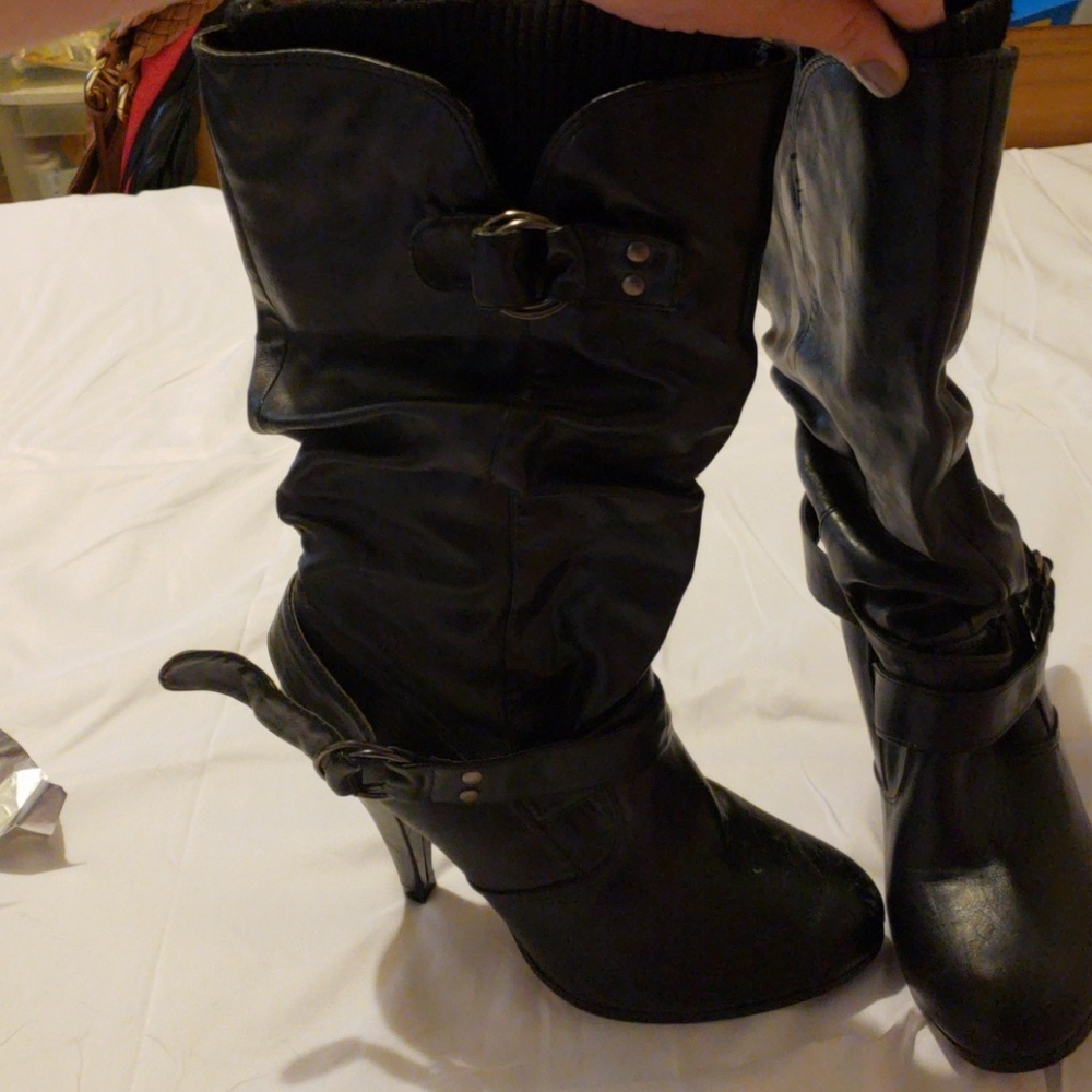 Boots with heel